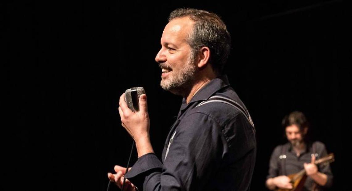 "NEL BLU": Tra le braccia tanta felicit&agrave; con Mario Perrotta