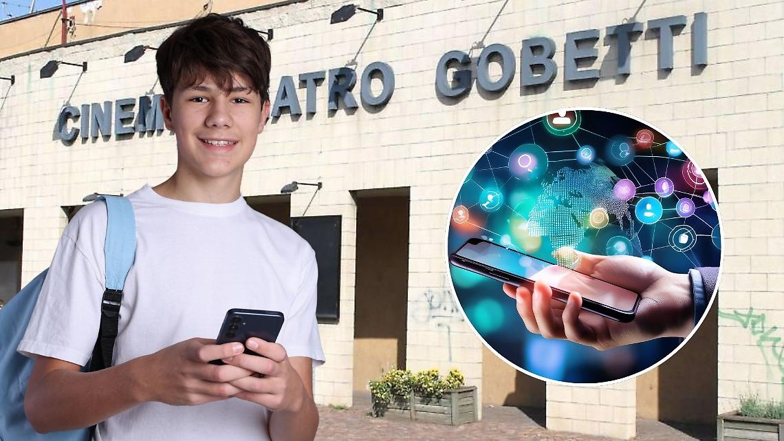 I social entrano in classe: a San Mauro Torinese l'educazione digitale passa attraverso il teatro