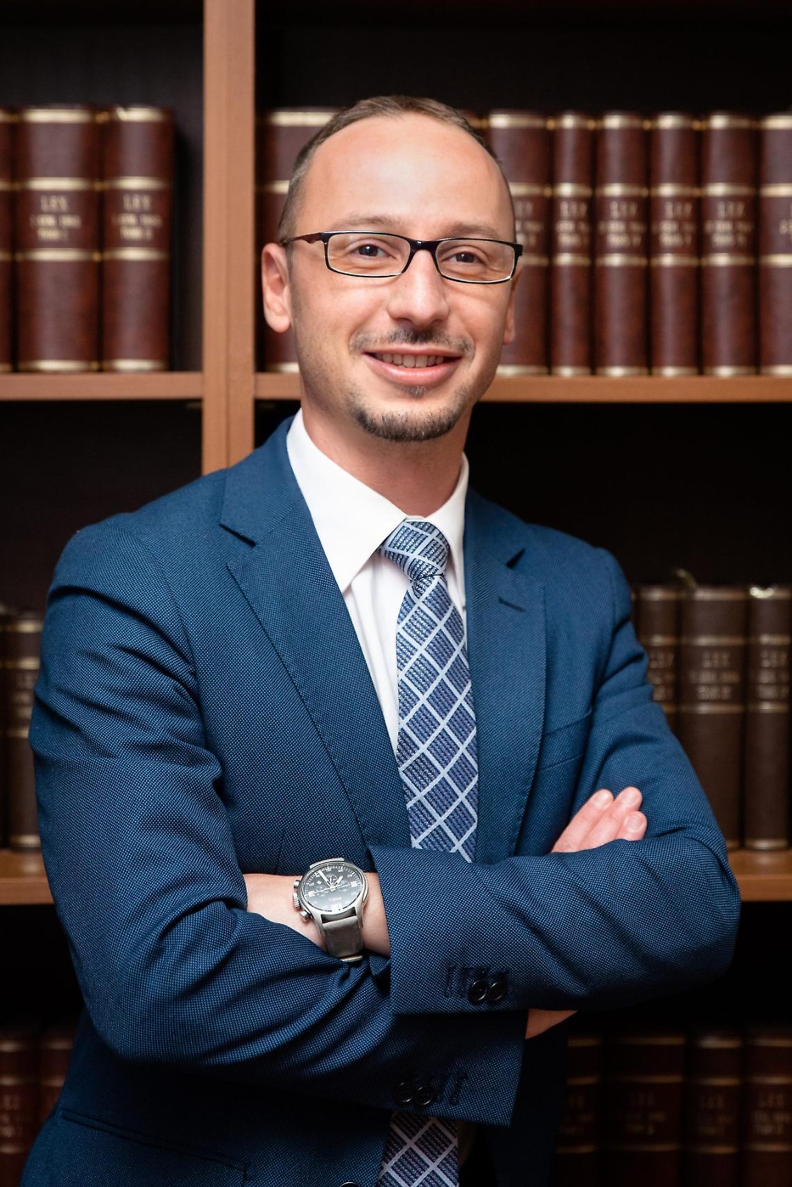 Il bar di Romano spacca il consiglio comunale: conflitto di interessi ed esposto annunciato