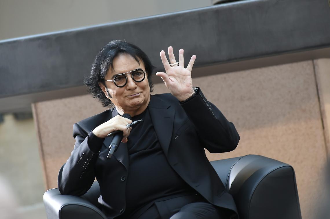 Renato Zero accende Torino: l&rsquo;Orazero fa sold out e riporta cinquant&rsquo;anni di hit