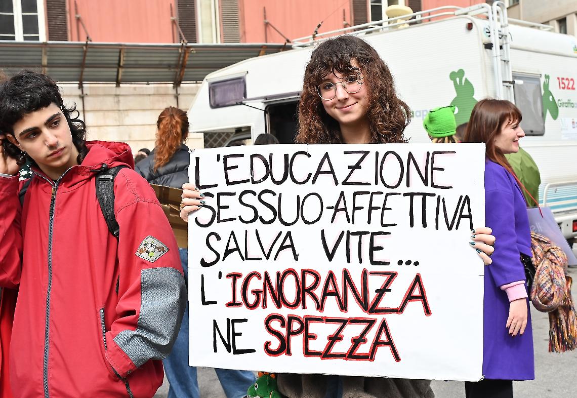 Il grido delle donne in piazza: "Stop a guerra e patriarcato"