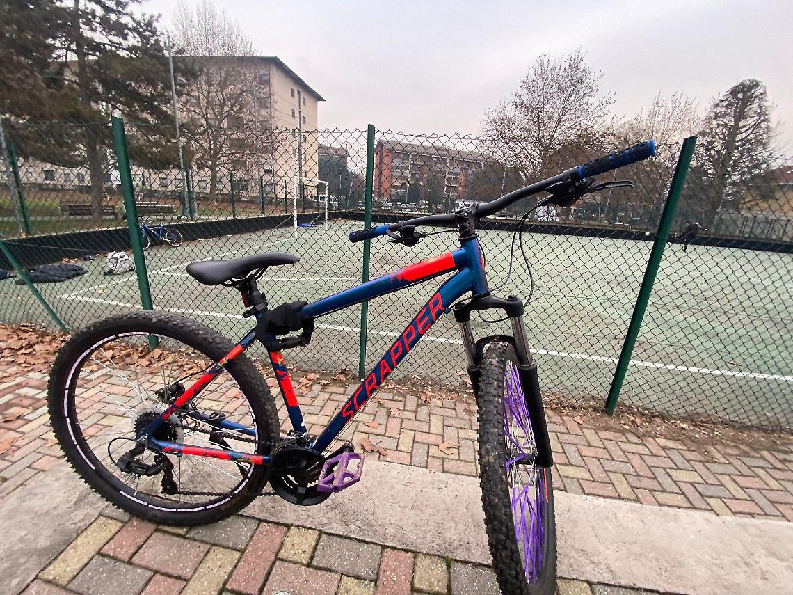 Settimo Torinese, furto di bici al Parco Pertini: ragazzini scappano dopo il colpo