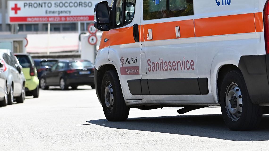 Terrore in casa, piatti lanciati contro la figlia: arrestato il padre. &laquo;Avevamo paura ci uccidesse&raquo;