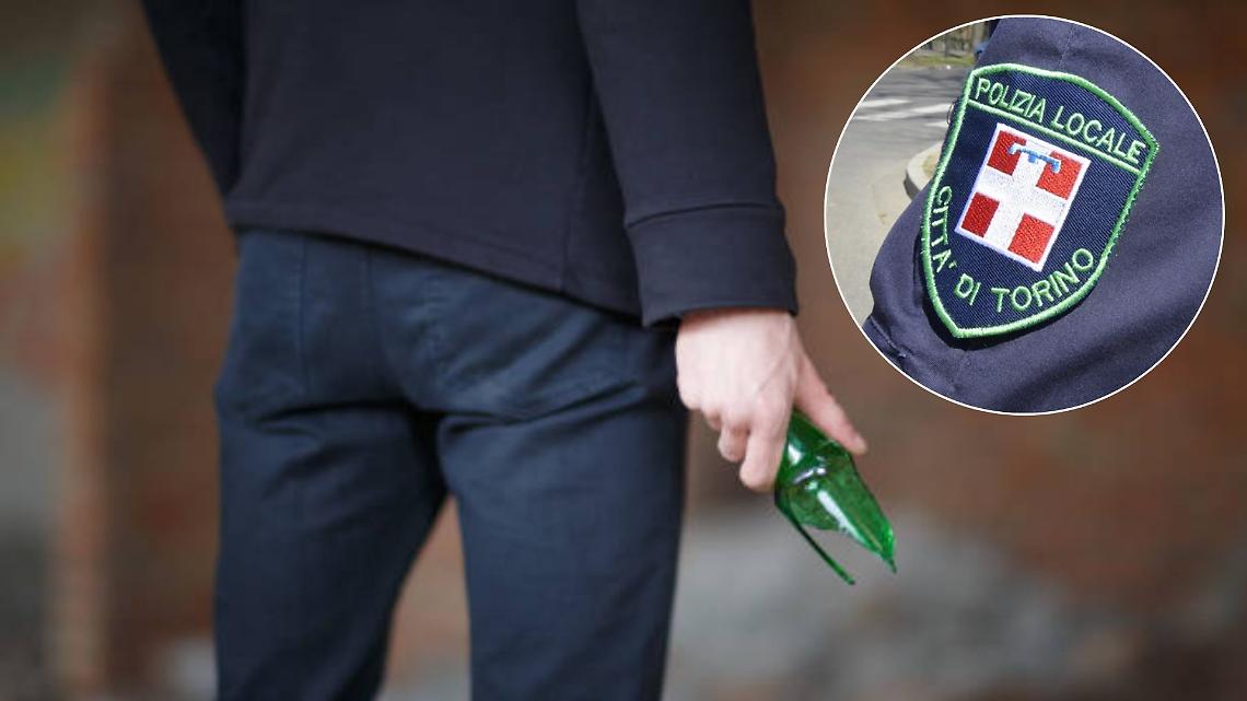 Sale su un autobus con una bottiglia rotta e minaccia gli agenti: condannato a quattro mesi e venti giorni