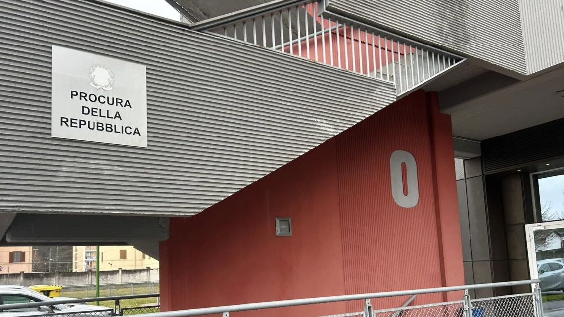 Samone, occupa l&rsquo;alloggio dell&rsquo;anziana e minaccia madre e figlia: