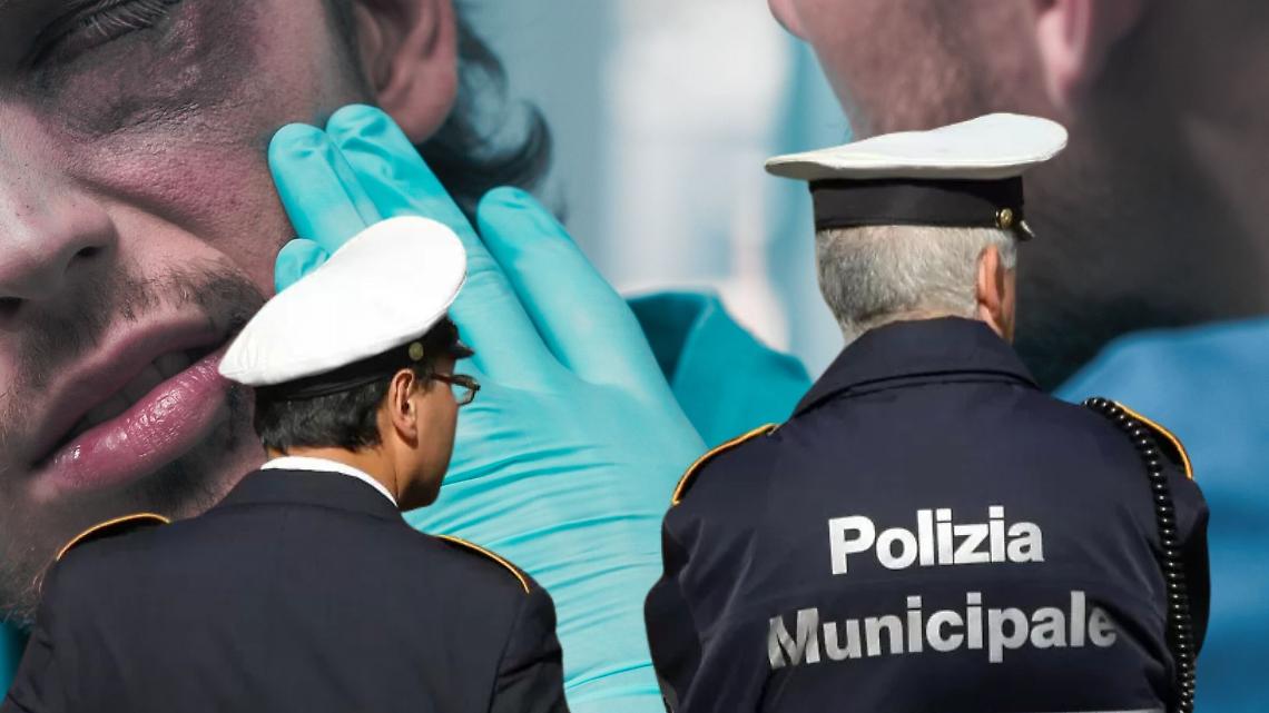 Rissa in piazza d&rsquo;Armi a Chivasso: tre ubriachi si picchiano davanti ai passanti, un ferito in ospedale