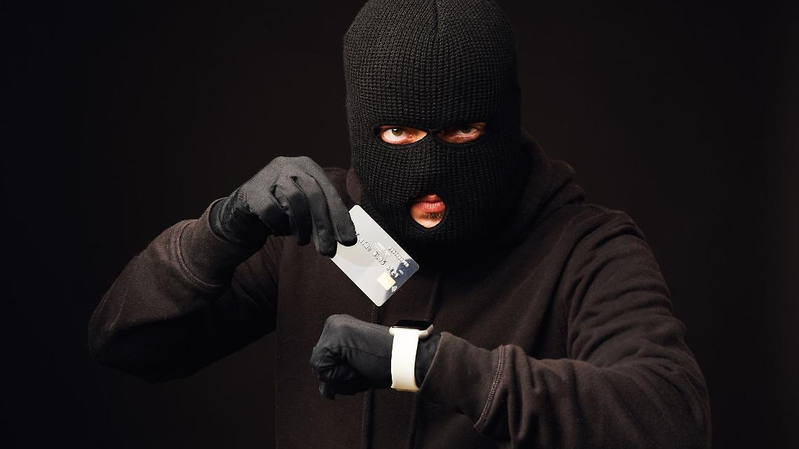 Valperga, tentato furto