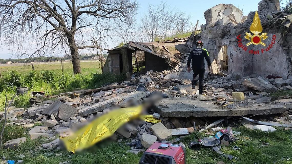Il casolare saltato in aria