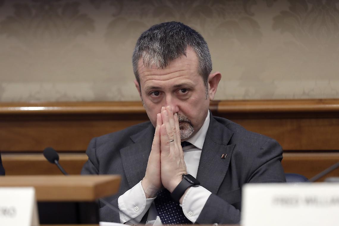 Il caso della bisteccheria, spiegato senza sconti: affari, foto e imbarazzi politici