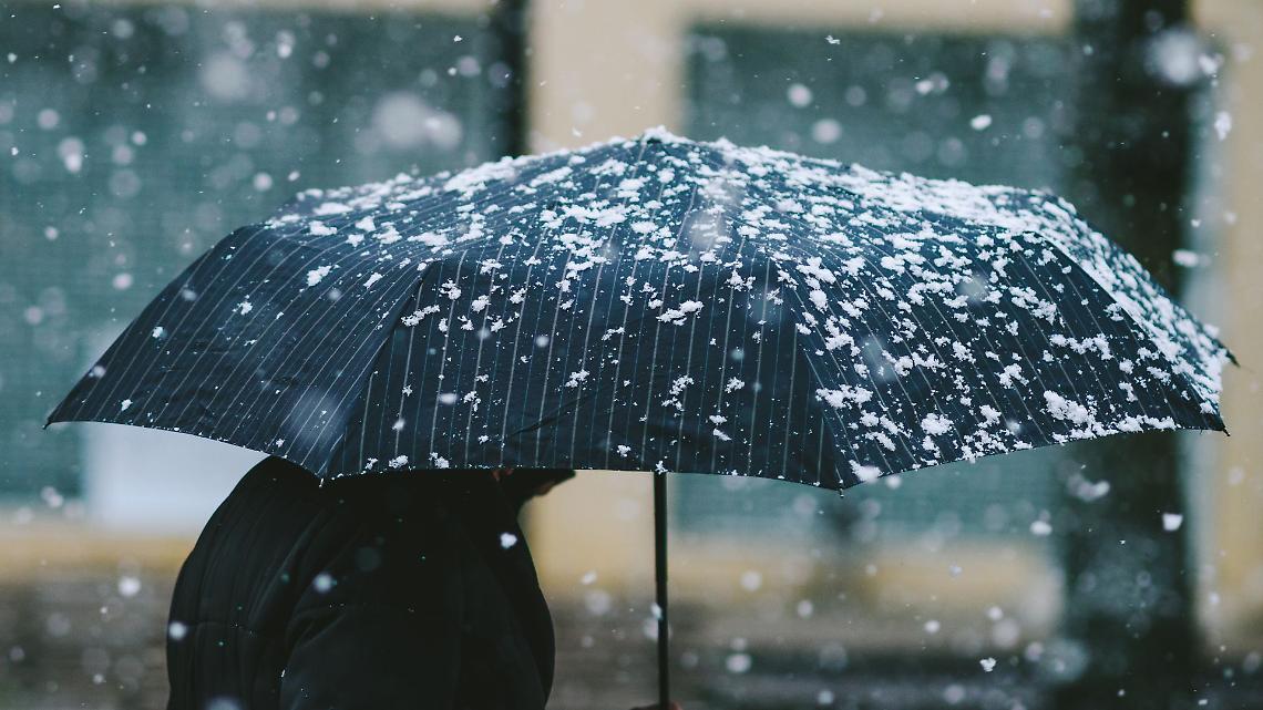 Torna l&rsquo;inverno a fine marzo, neve fino in collina e venti a 80 km/h