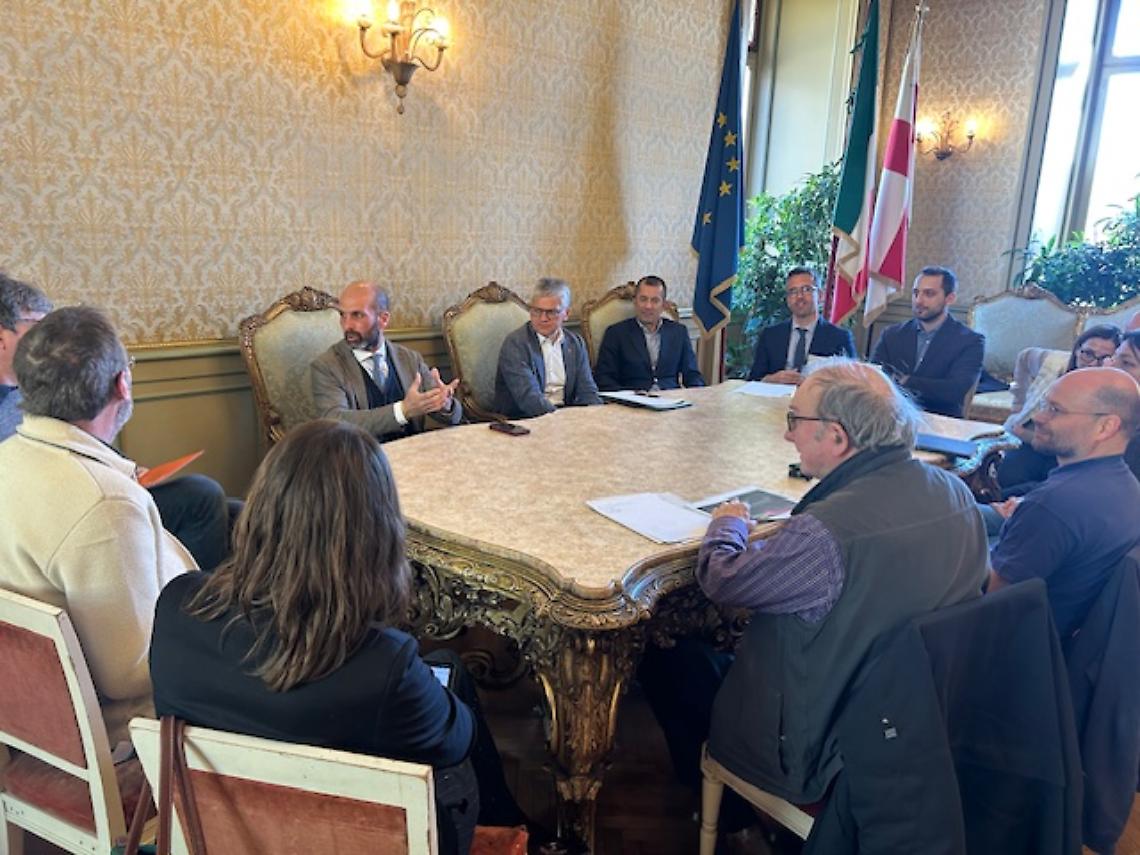 Raddoppio ferroviario, a Ivrea si torna a parlarne. Ma per ora &egrave; ancora tutto sulla carta