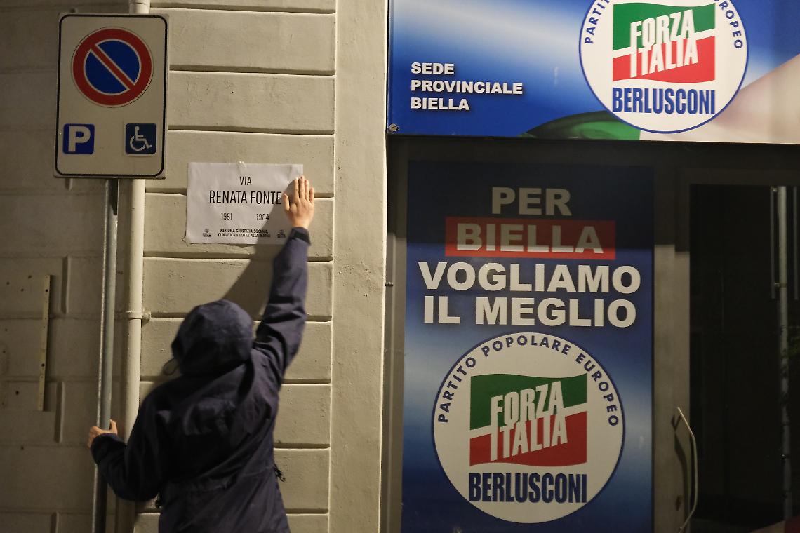 Blitz di Extinction Rebellion a Biella: vie &ldquo;intitolate&rdquo; alle vittime di mafia davanti alle sedi dei partiti