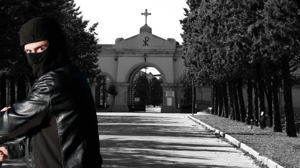 Volpiano, furto al cimitero 