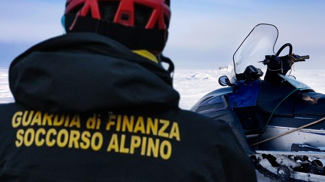 Tragedia sulla neve a Cervinia, muore a 18 anni dopo il ribaltamento della motoslitta