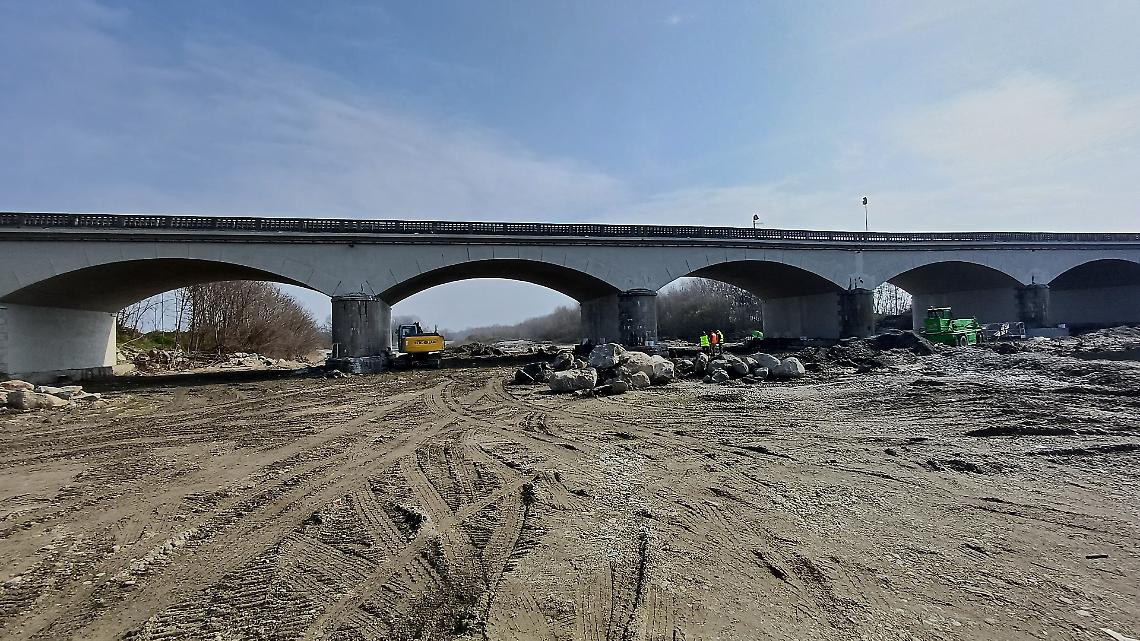 Villafranca Piemonte, lavori sul ponte del Pellice