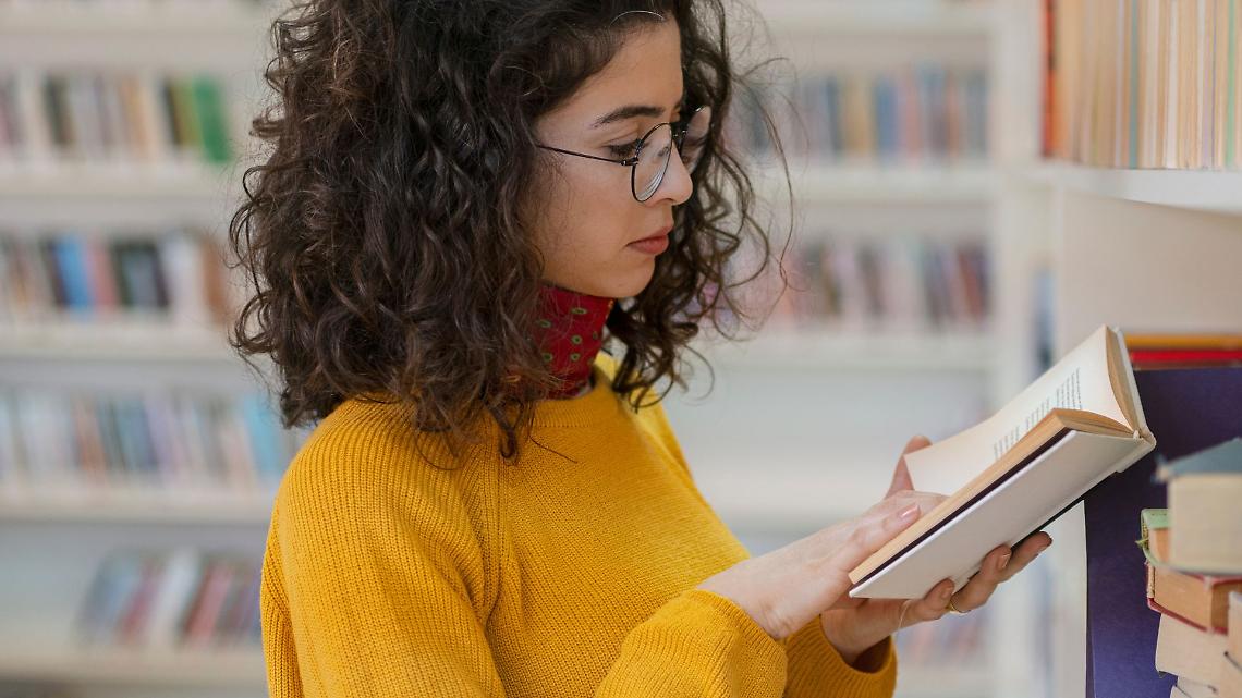 La biblioteca diventa protagonista a Rivarolo: quattro appuntamenti tra libri, arte e benessere