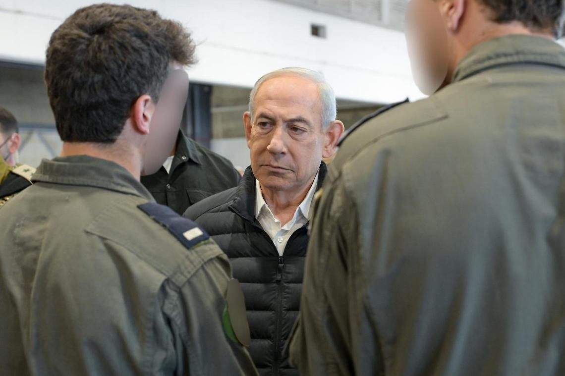 Beirut bombardata in pieno giorno: oltre 250 morti, la guerra arriva nel centro della citt&agrave;