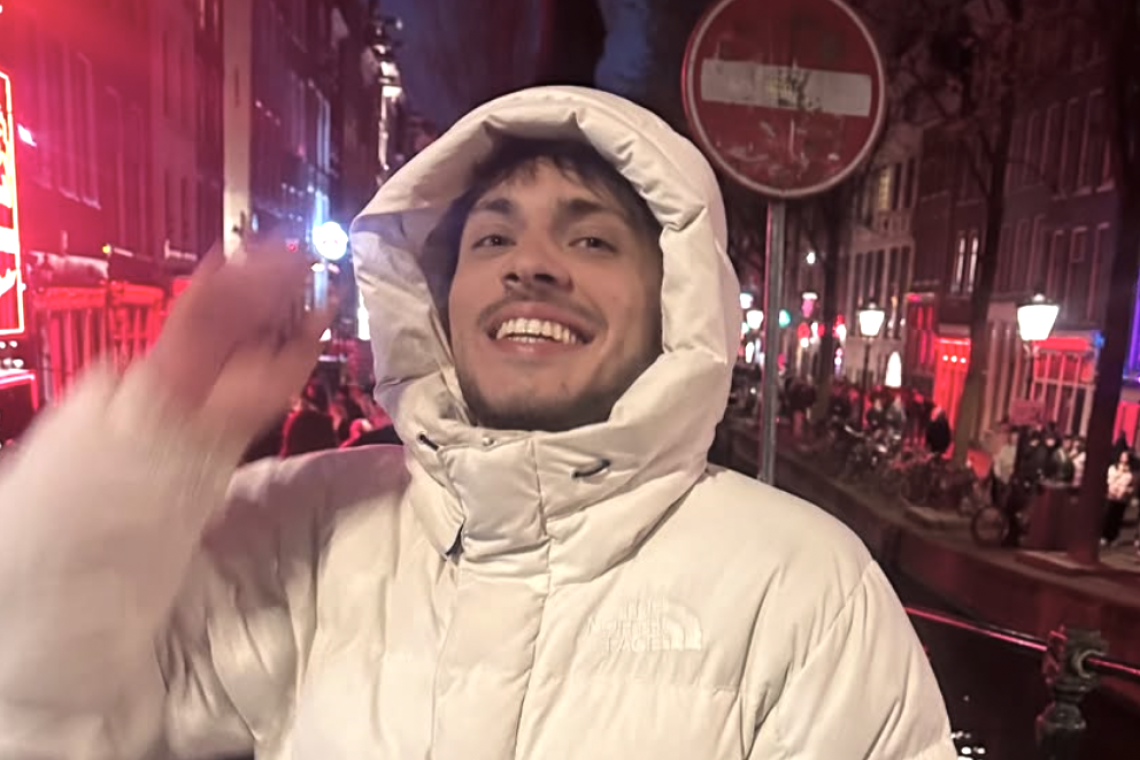 Dennis torna con &ldquo;Mi piaci tu&rdquo;: il cantautore di Settimo consolida la sua nuova identit&agrave; artistica