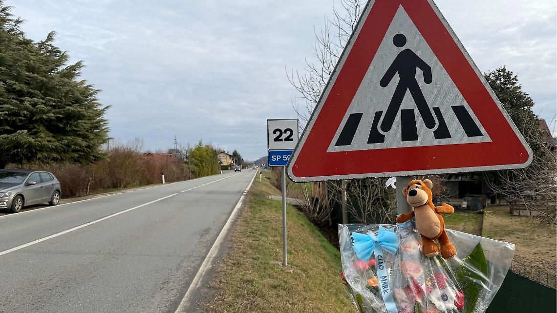 Dove &egrave; morto Mark non ci sono marciapiedi n&eacute; luce: la Citt&agrave; Metropolitana scarica la responsabilit&agrave; sul Comune