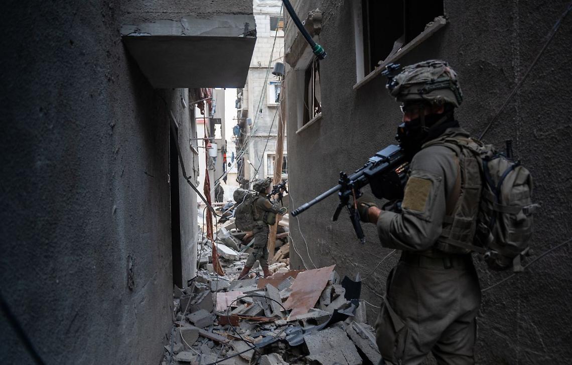 Gaza: 10mila cadaveri sotto le macerie