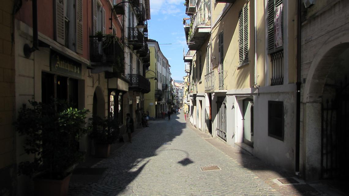 Negozi chiusi, comunit&agrave; pi&ugrave; fragile