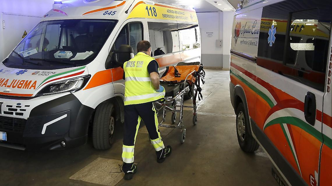 Cuorgn&egrave;, scontro tra auto e bici in via Ivrea: ciclista ferito e portato in ospedale