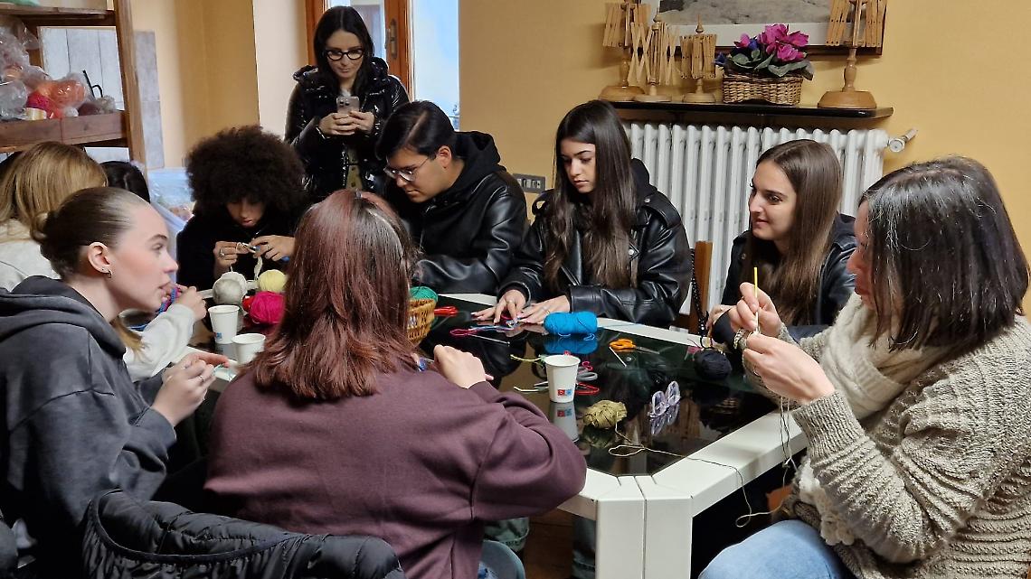 Il Ricamo di Lanzo conquista gli studenti dell&rsquo;Alvar Aalto