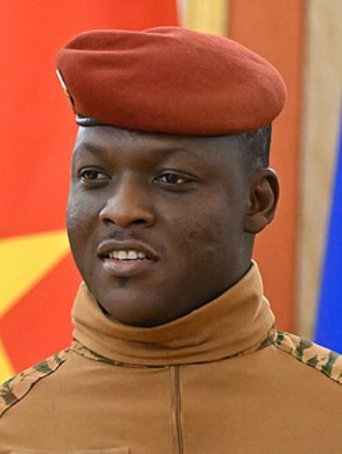 Ibrahim Traor&eacute;: rivoluzione o regime militare? Chi &egrave; davvero l&rsquo;uomo che guida il Burkina Faso