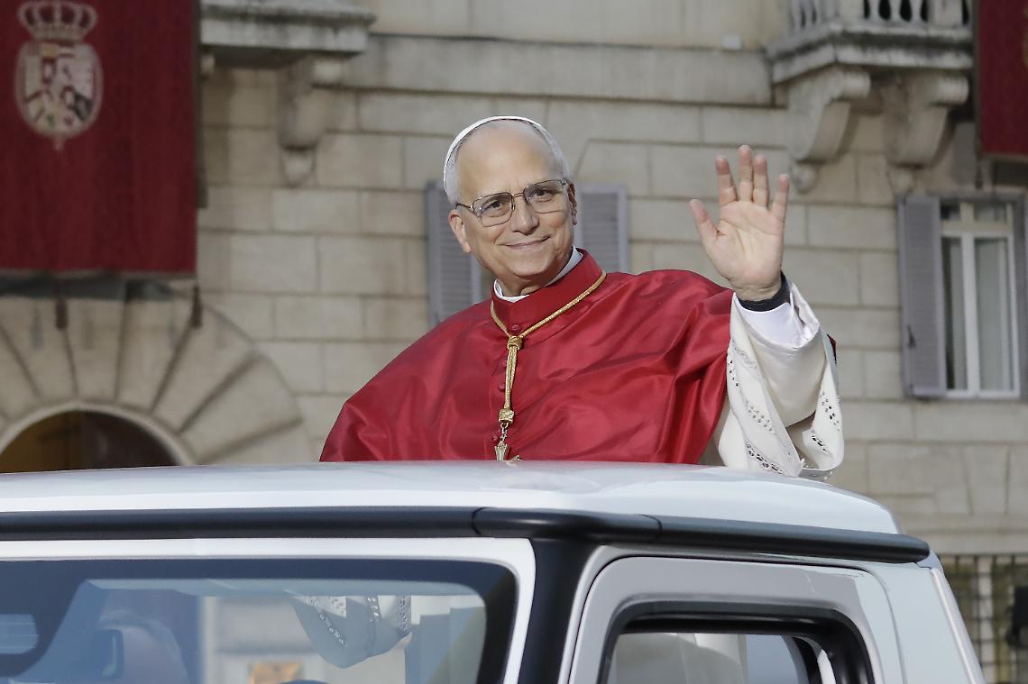 New Lenox, una sera di paura nella periferia di Chicago: falso allarme bomba vicino alla casa del fratello di Papa Leone XIV