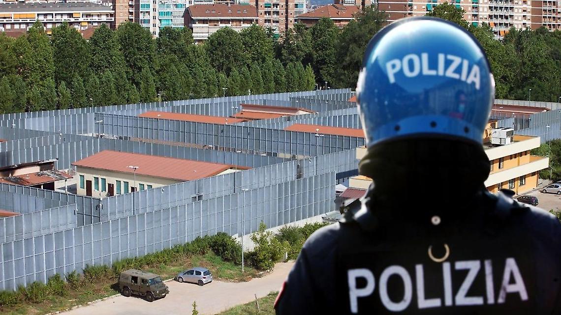 Cpr di Torino, l&rsquo;allarme delle associazioni: &ldquo;Pi&ugrave; tutele sanitarie e sicurezza per i trattenuti&rdquo;