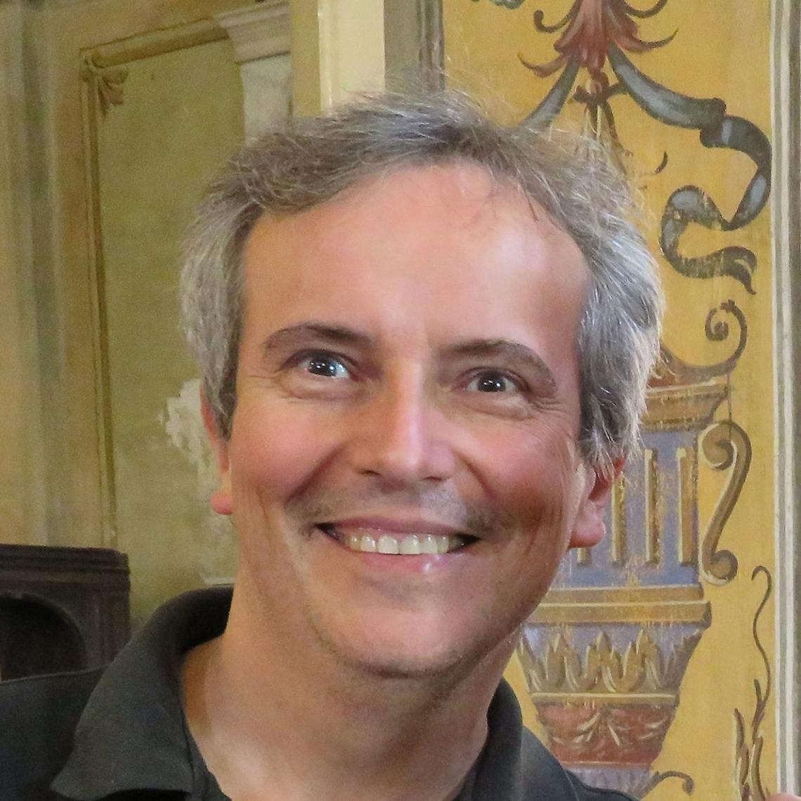 Tra mistero e teatro