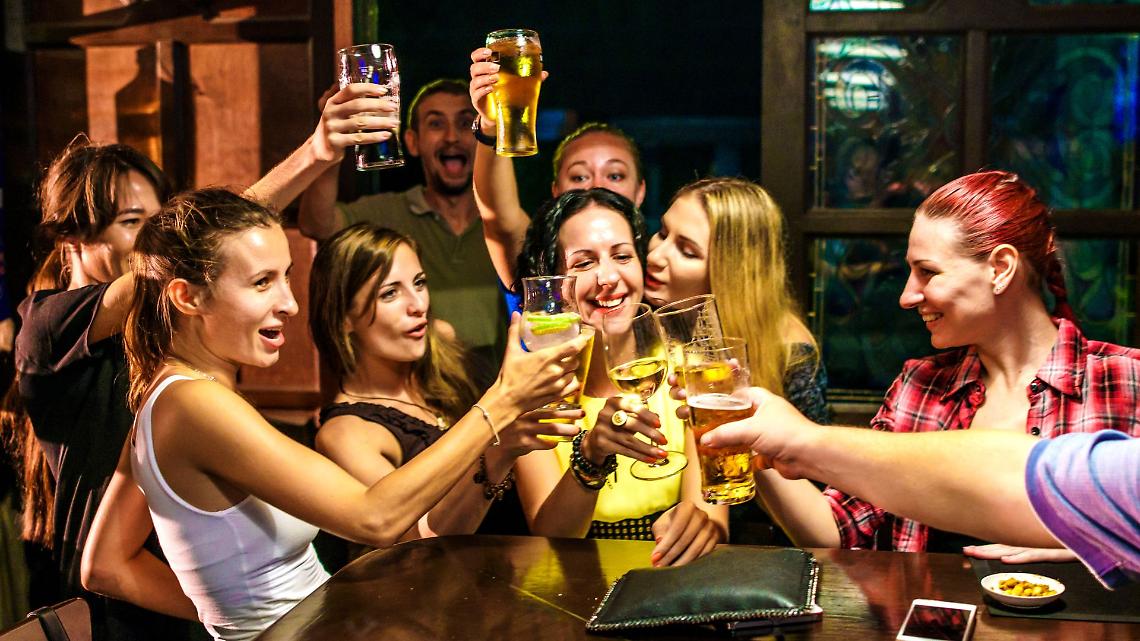 &ldquo;Troppo rumore la sera&rdquo;: la sindaca chiude in anticipo un bar per 10 giorni