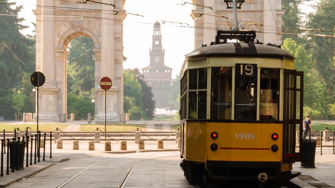 Milano travolta dal design: il Salone del Mobile trasforma la citt&agrave; in capitale globale