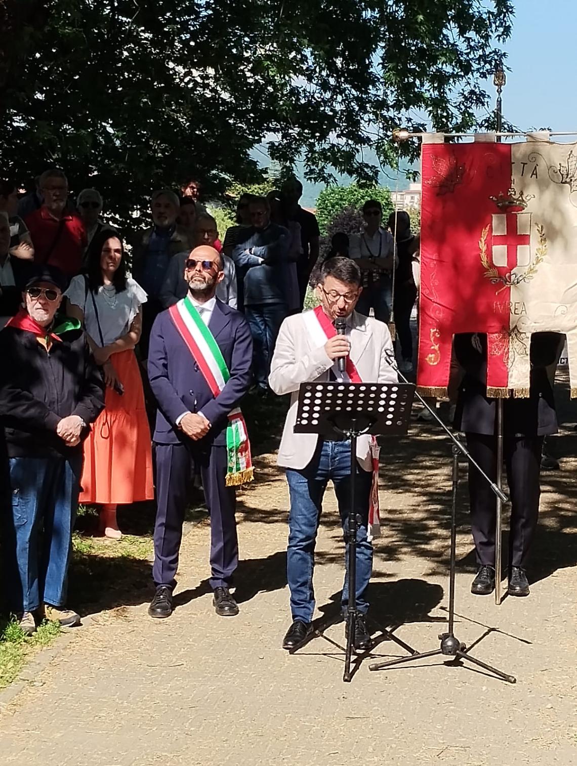Ivrea, il corteo della Liberazione unisce la citt&agrave;