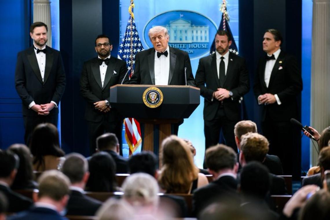 Washington Hilton, la notte in cui la sicurezza ha retto per un soffio: cos&igrave; un uomo armato ha mandato nel caos la cena dei corrispondenti con Donald Trump