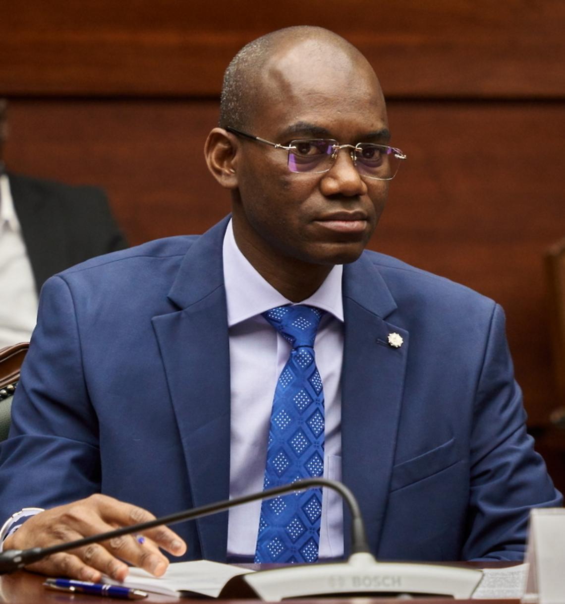 Mali, il cuore del potere sotto assedio: l&rsquo;attacco a Kati che potrebbe aver ucciso Sadio Camara e riapre la crisi del Sahel