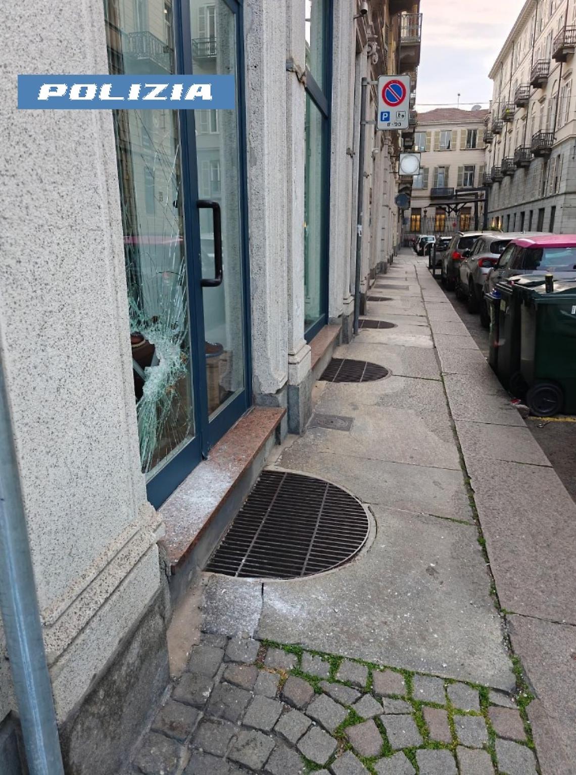 Spaccata in centro a Torino