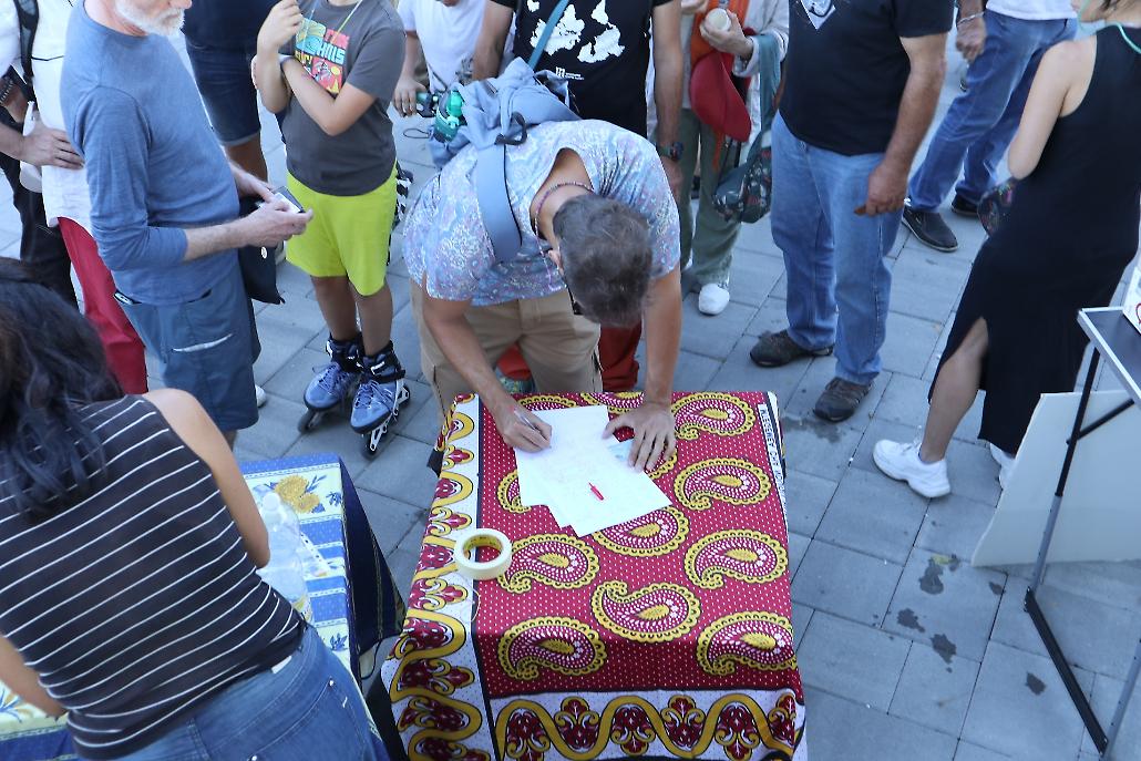 La firma della petizione