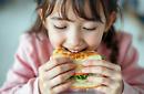 Mensa scolastica a Chivasso, marcia indietro del sindaco Castello: chi non paga può mandare i figli a scuola con il panino