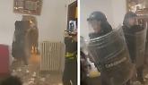 Famiglia con bimbo di 10 mesi sfrattata per far posto a un B&B. "Hanno sempre pagato l'affitto" (VIDEO)