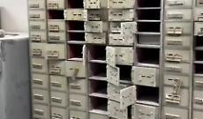 Napoli, rapina da film al Vomero: ostaggi in banca e fuga nelle fogne (VIDEO)