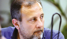 Aspettando il bidone intelligente, Cirillo "balla" con quelli vecchi