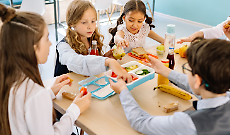 Mense scolastiche sotto controllo a Torino: 1.660 verifiche dal 2023