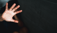 NON CANCELLARE Farmacista iraniano, titolare di due farmacie in Canavese, a processo per maltrattamenti