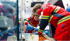 Auto si ribalta in via Grugliasco a Rivalta di Torino: muore una donna di 35 anni