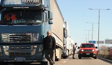 Autotrasporto verso lo stop: camion fermi anche in Piemonte