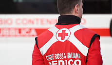 Motociclista finisce sull'asfalto tra Torino e San Mauro: incidente all'alba in Bertolla