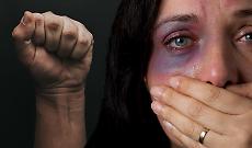 NON CANCELLARE Madre ostaggio del figlio: a processo anni di botte, minacce e ricatti