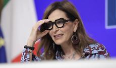 Colpo di scena a Milano: processo Santanchè sospeso. La parola passa alla Corte Costituzionale