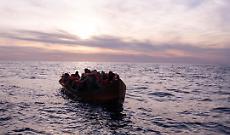 Muoiono in mare, ma l’Italia rinnova l’accordo con chi li imprigiona